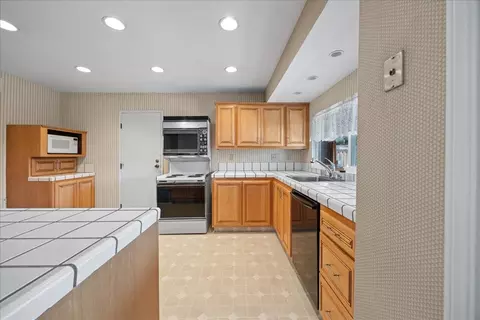 1368 Sumac Cir, Concord, CA 94521 photo 12