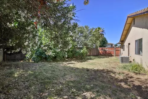 Exterior - 557 Morgan St, Manteca, CA 95336 photo 9 of 12