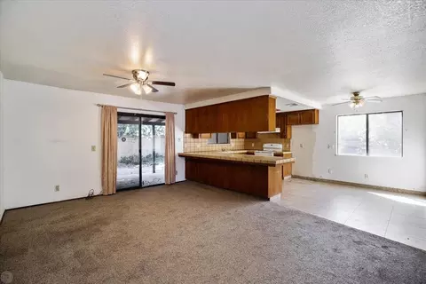 Living - 557 Morgan St, Manteca, CA 95336 photo 6 of 9