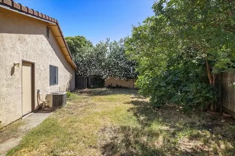Exterior - 557 Morgan St, Manteca, CA 95336 photo 12 of 12