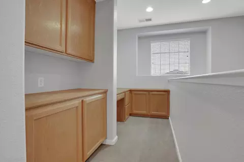 Entry Way - 901 Saffron Dr, Tracy, CA 95377 photo 4 of 7