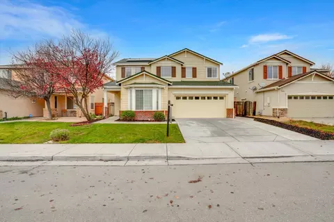 Exterior - 901 Saffron Dr, Tracy, CA 95377 photo 2 of 10