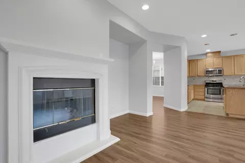 Living - 901 Saffron Dr, Tracy, CA 95377 photo 6 of 10