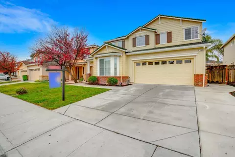 Exterior - 901 Saffron Dr, Tracy, CA 95377 photo 4 of 10