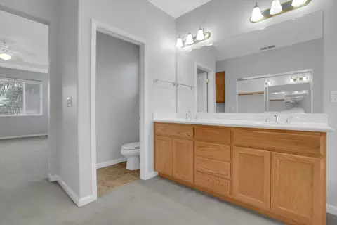 Bath - 901 Saffron Dr, Tracy, CA 95377 photo 5 of 6