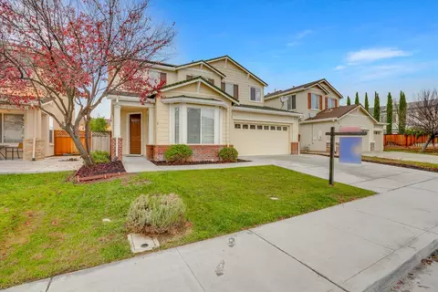 Exterior - 901 Saffron Dr, Tracy, CA 95377 photo 3 of 10