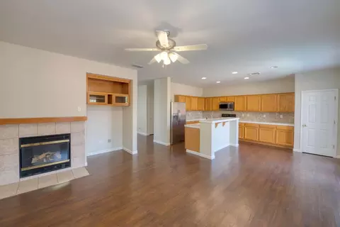 540 Red Robin Dr, Patterson, CA 95363 photo 11