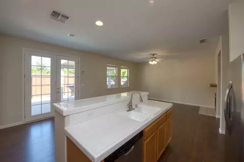 540 Red Robin Dr, Patterson, CA 95363 photo 14