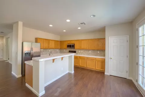 540 Red Robin Dr, Patterson, CA 95363 photo 12