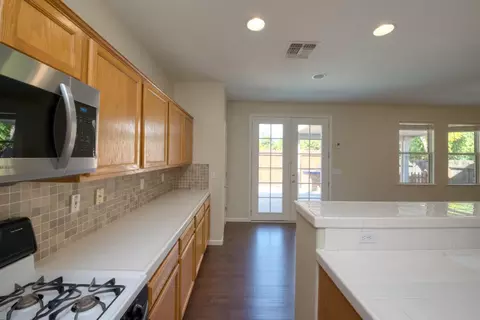540 Red Robin Dr, Patterson, CA 95363 photo 13