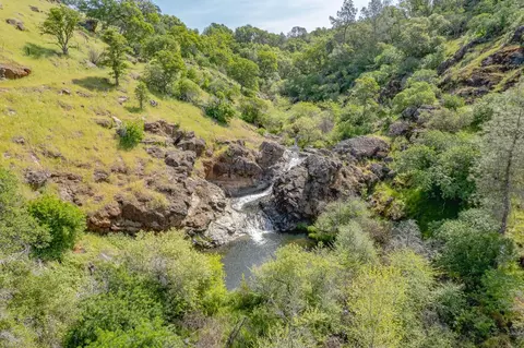 19127 Long Ravine Rd, Penn Valley, CA 95946 photo 2