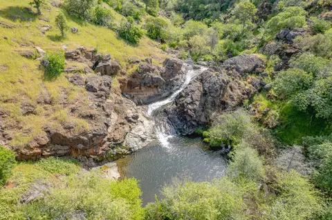 19127 Long Ravine Rd, Penn Valley, CA 95946 photo 3