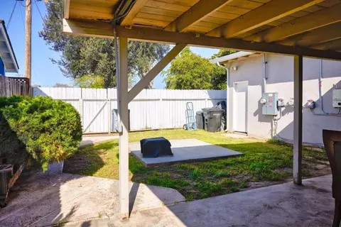 Exterior - 1420 Thorsen Ave, Modesto, CA 95355 photo 8 of 9
