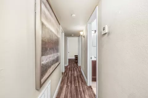 Entry Way - 1420 Thorsen Ave, Modesto, CA 95355 photo 3 of 4
