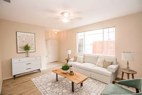 8825 Mandalay Way, Elk Grove, CA 95624