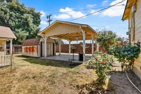 Exterior - 2112 6th St, Hughson, CA 95326 photo 15 of 18