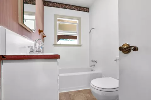 Bath - 2112 6th St, Hughson, CA 95326 photo 1 of 4