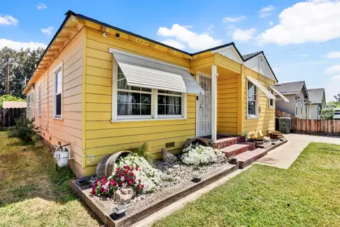 Exterior - 2112 6th St, Hughson, CA 95326 photo 7 of 18