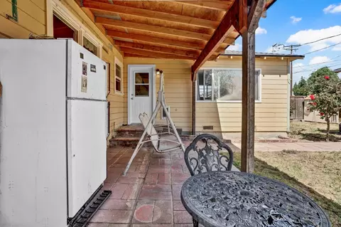 Exterior - 2112 6th St, Hughson, CA 95326 photo 17 of 18