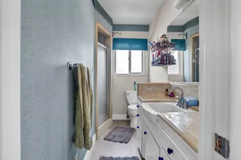 Bath - 2112 6th St, Hughson, CA 95326 photo 3 of 4