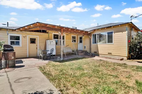 Exterior - 2112 6th St, Hughson, CA 95326 photo 10 of 18