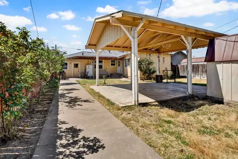 Exterior - 2112 6th St, Hughson, CA 95326 photo 12 of 18