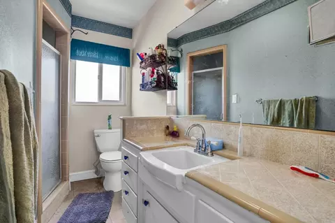 Bath - 2112 6th St, Hughson, CA 95326 photo 4 of 4