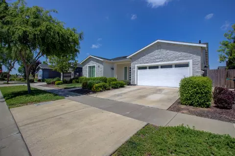 2311 Pacheco Dr, Merced, CA 95340 photo 2
