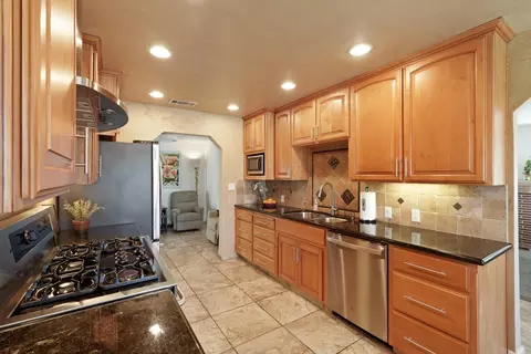 820 York St, Lodi, CA 95240 photo 6