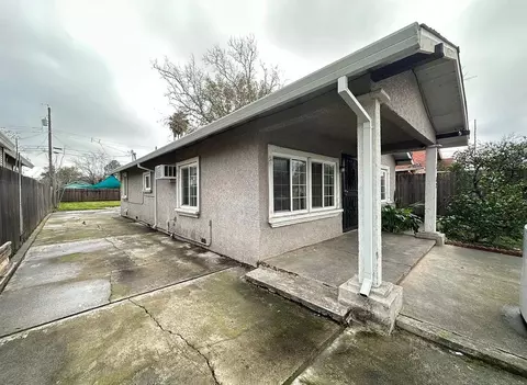 3832 14th Ave, Sacramento, CA 95820