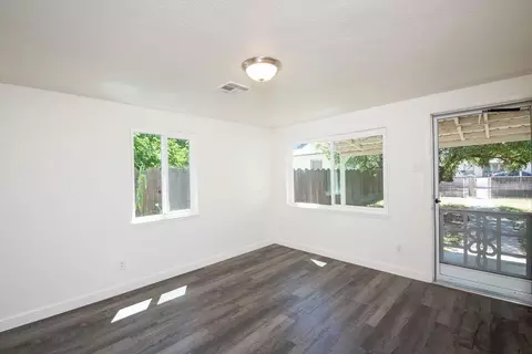 1541 Pearl St, Modesto, CA 95350 photo 6