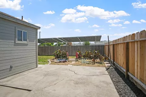 Exterior - 1732 Heritage Dr, Merced, CA 95341 photo 6 of 9