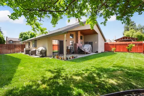 Exterior - 2421 Black Walnut Dr, Modesto, CA 95355 photo 2 of 5