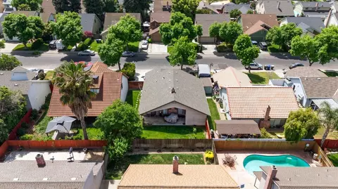 View/Area - 2421 Black Walnut Dr, Modesto, CA 95355 photo 4 of 4