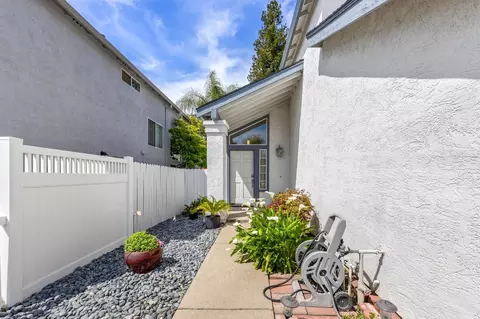 8337 Elegans Ct, Antelope, CA 95843 photo 4