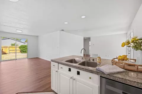 1305 Pacific Dr, Davis, CA 95616 photo 10