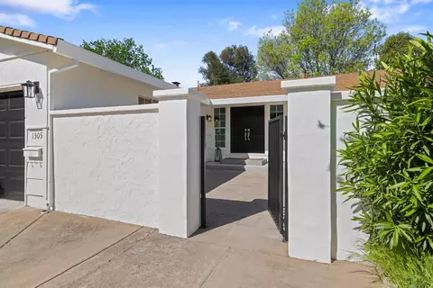 1305 Pacific Dr, Davis, CA 95616 photo 2