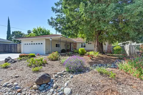 6224 Shadowcreek Dr, Carmichael, CA 95608 photo 2