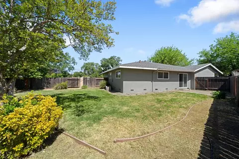 Exterior - 3115 Manand St, Carmichael, CA 95608 photo 6 of 12
