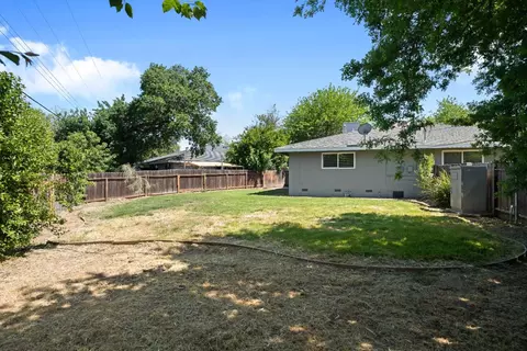 Exterior - 3115 Manand St, Carmichael, CA 95608 photo 11 of 12