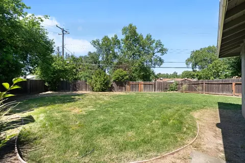 Exterior - 3115 Manand St, Carmichael, CA 95608 photo 12 of 12