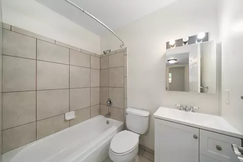 Bath - 3115 Manand St, Carmichael, CA 95608 photo 2 of 2