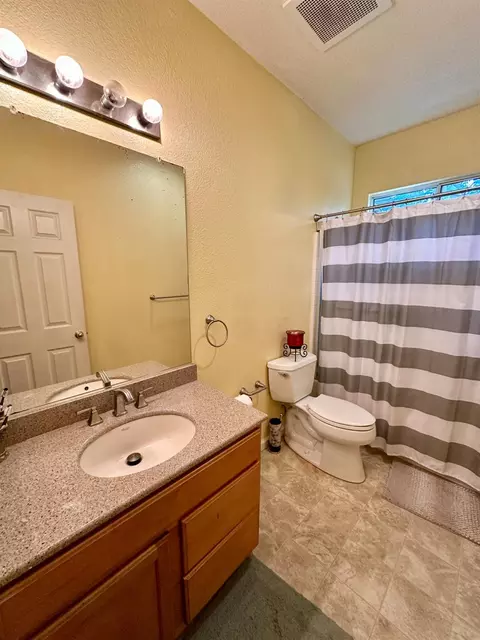 Bath - 1206 Swan Dr, Patterson, CA 95363 photo 4 of 4