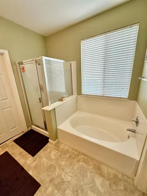 Bath - 1206 Swan Dr, Patterson, CA 95363 photo 2 of 4