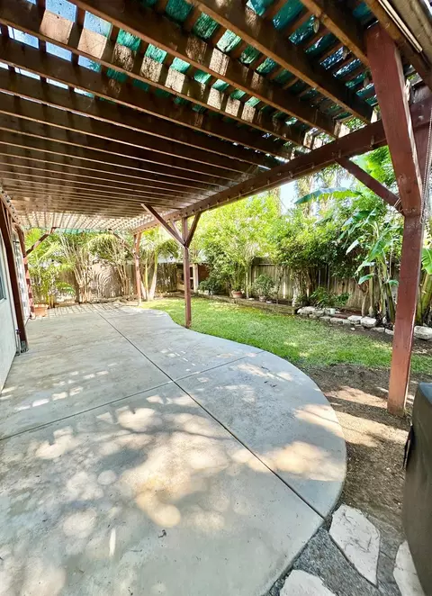 Exterior - 1206 Swan Dr, Patterson, CA 95363 photo 2 of 5