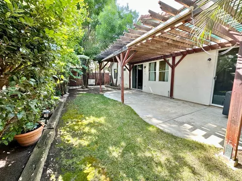 Exterior - 1206 Swan Dr, Patterson, CA 95363 photo 3 of 5
