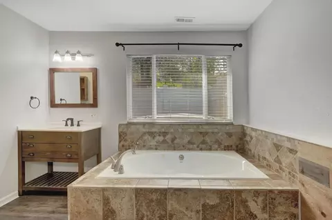 Bath - 18728 Norlene Way, Grass Valley, CA 95949 photo 2 of 5