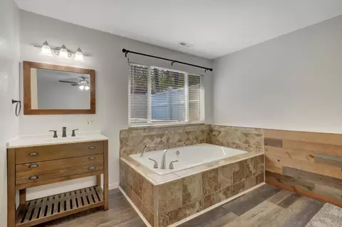 Bath - 18728 Norlene Way, Grass Valley, CA 95949 photo 1 of 5