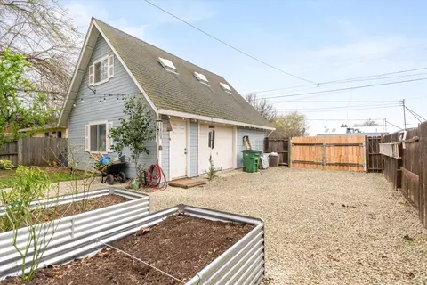 Exterior - 109 S Culver St, Willows, CA 95988 photo 6 of 15