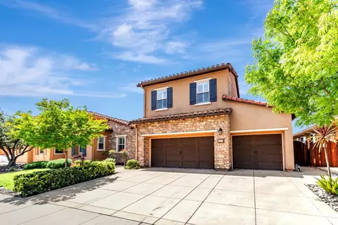 1587 Como Dr, Manteca, CA 95337 photo 2